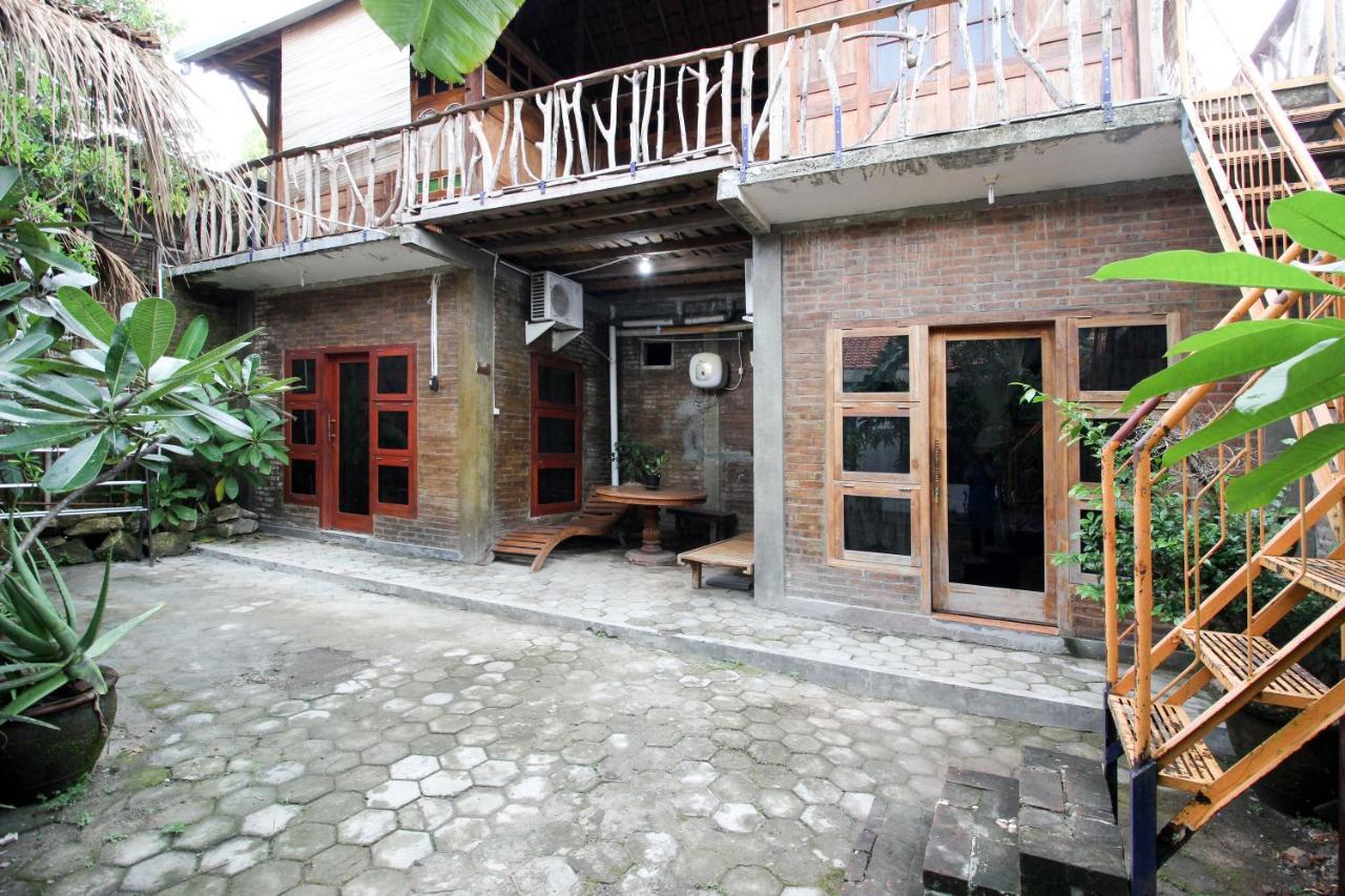 Reddoorz Near Rumah Sakit Wirosaban Salakan Eksteriør bilde
