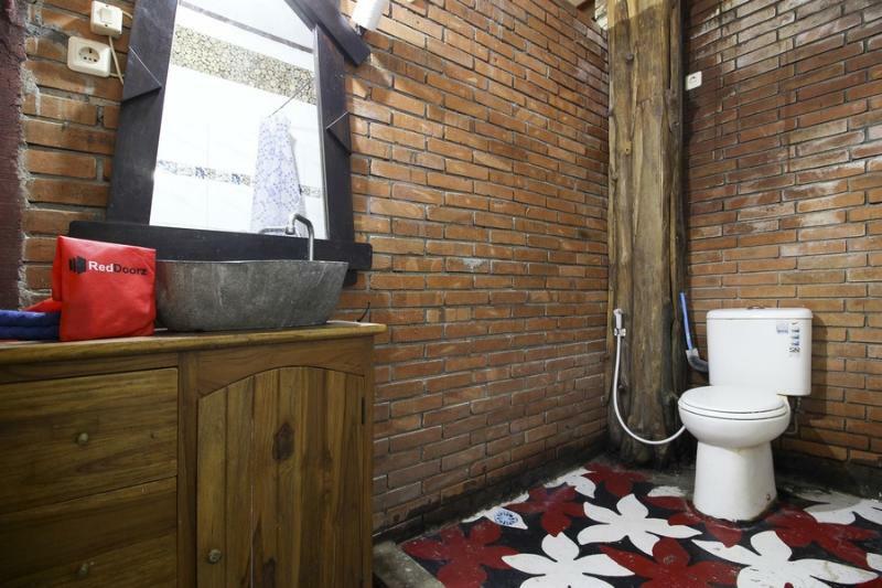 Reddoorz Near Rumah Sakit Wirosaban Salakan Eksteriør bilde